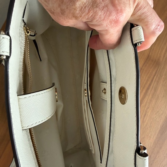 Multicolor Embroidery Patterned Purse with Shoulder Strap. White satin lining. - Picture 7 of 9